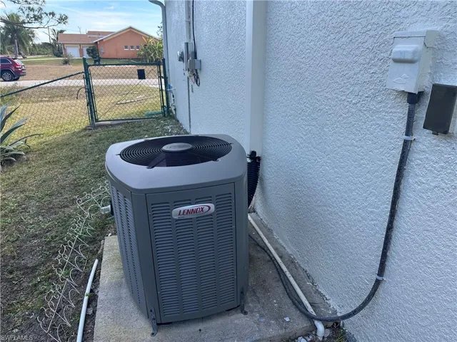 384  Charwood S AVE, Lehigh Acres, FL 33974