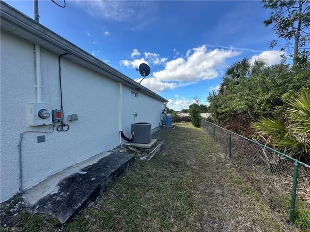 384  Charwood S AVE, Lehigh Acres, FL 33974