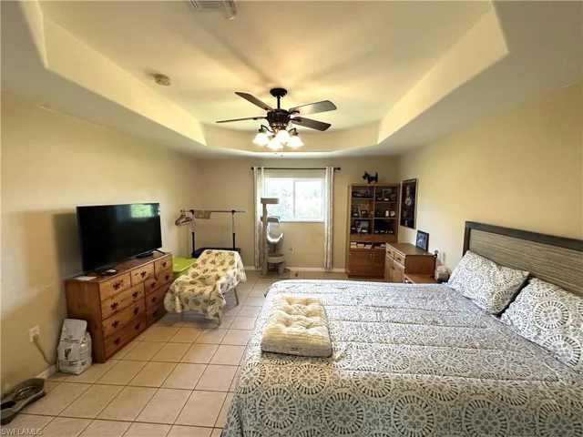 384  Charwood S AVE, Lehigh Acres, FL 33974