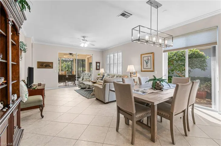 TOTALL OPEN FLOOR PLAN! COME & SEE FOR YOURSELF. YOU WILL BE IMPRESSED!