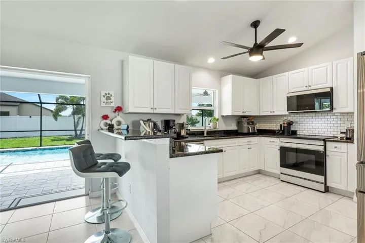 2118 Sw 12th Ter, Cape Coral, Florida 33991