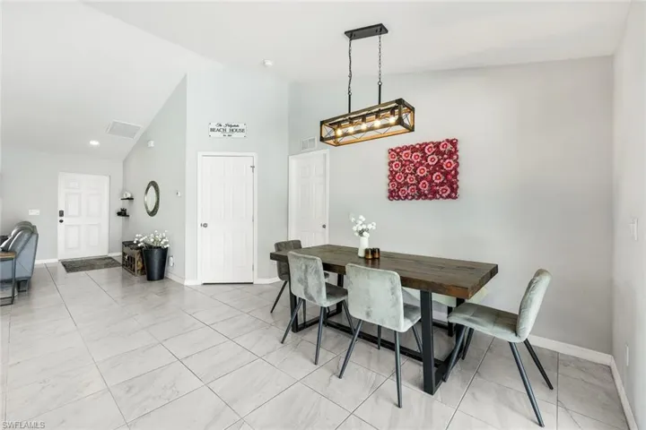 2118 Sw 12th Ter, Cape Coral, Florida 33991