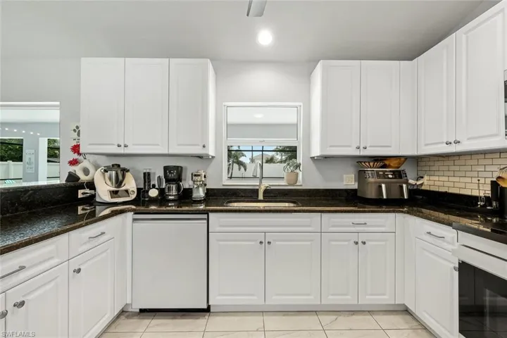 2118 Sw 12th Ter, Cape Coral, Florida 33991