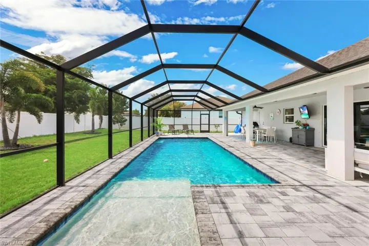 2118 Sw 12th Ter, Cape Coral, Florida 33991