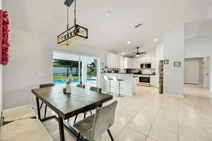 2118 Sw 12th Ter, Cape Coral, Florida 33991