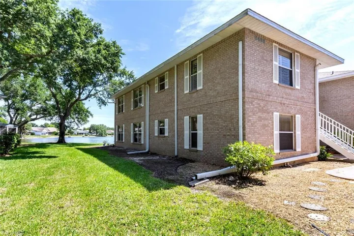 Building Exterior, end unit