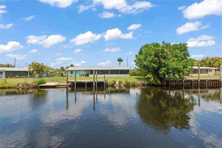 1720  Club House W RD, North Fort Myers, FL 33917