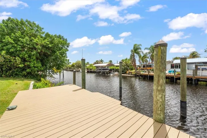 1720  Club House W RD, North Fort Myers, FL 33917
