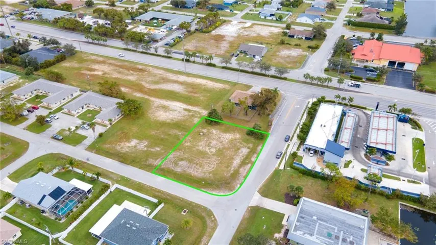 1941 Sw Santa Barbara Pl, Cape Coral, Florida 33991