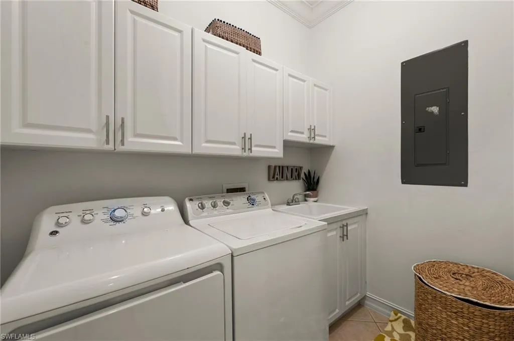 5004 Maxwell CIR, Naples, FL 34105,225056558