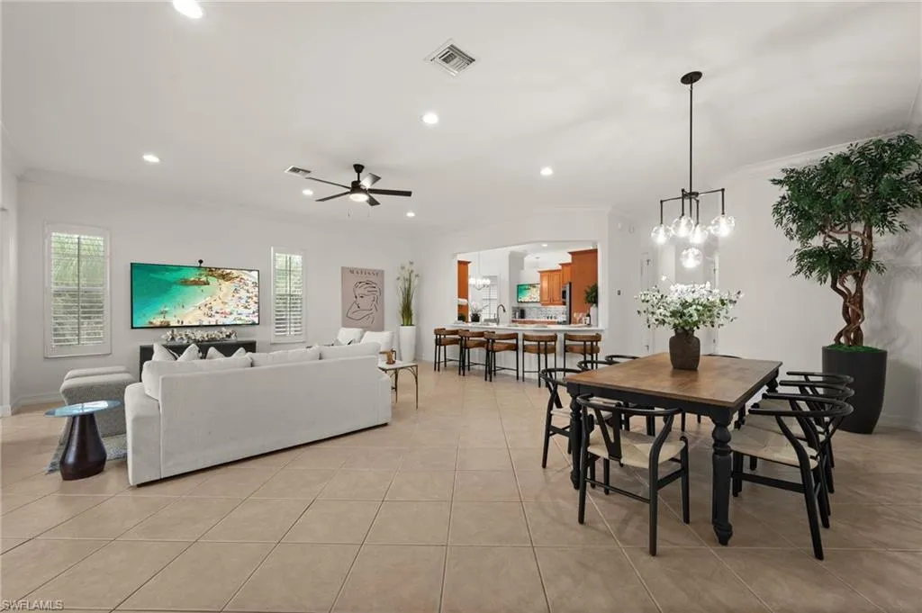 5004 Maxwell CIR, Naples, FL 34105,225056558