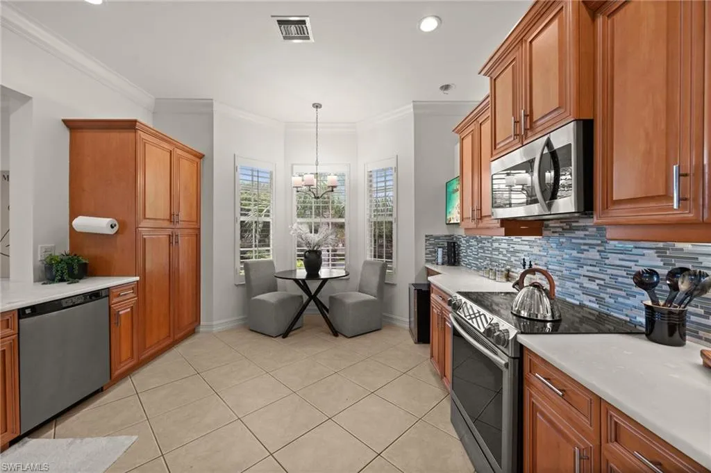 5004 Maxwell CIR, Naples, FL 34105,225056558