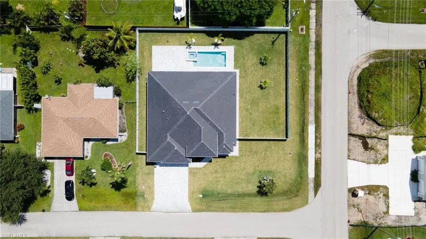 Birds eye view of property