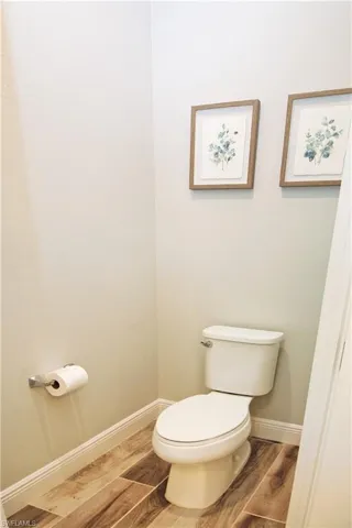 Main en-suite commode