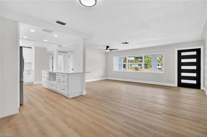 2897 66th Way N, St. Petersburg, Florida 33710