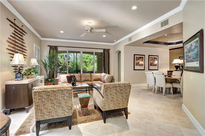 2866  Castillo  CT, Naples, FL 34109