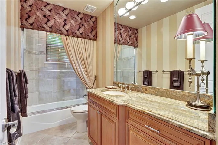 2866  Castillo  CT, Naples, FL 34109