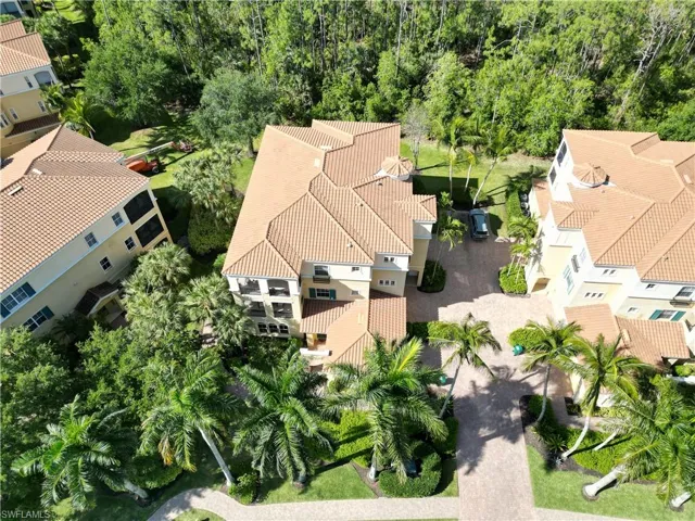 2866  Castillo  CT, Naples, FL 34109