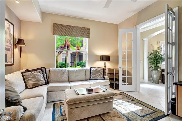 2866  Castillo  CT, Naples, FL 34109