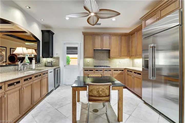 2866  Castillo  CT, Naples, FL 34109
