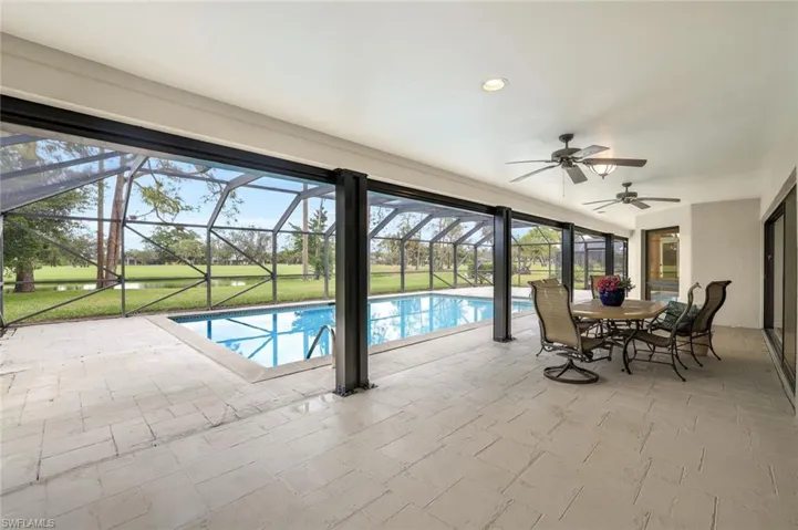 Huge lanai & oversized pool