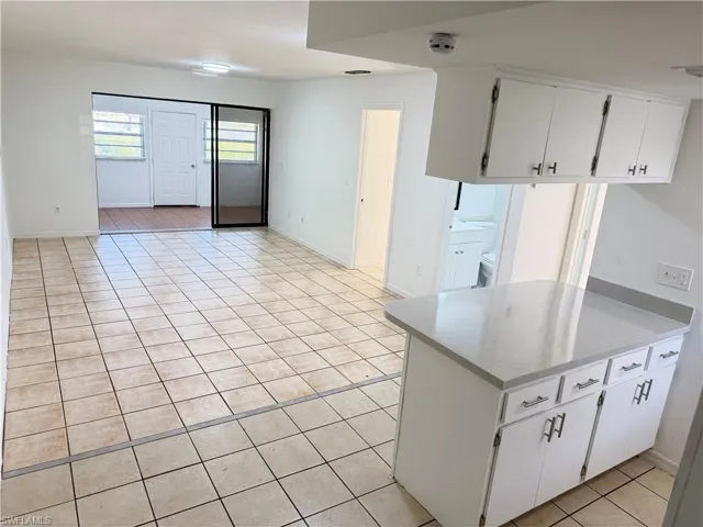 7647 kitchen and living room