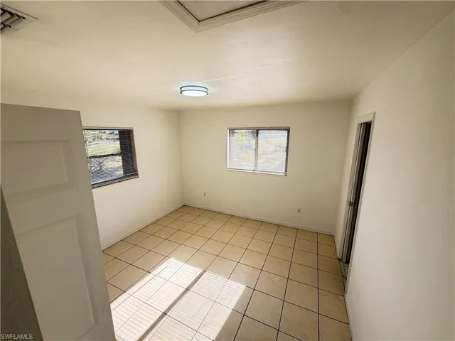 7647 master bedroom