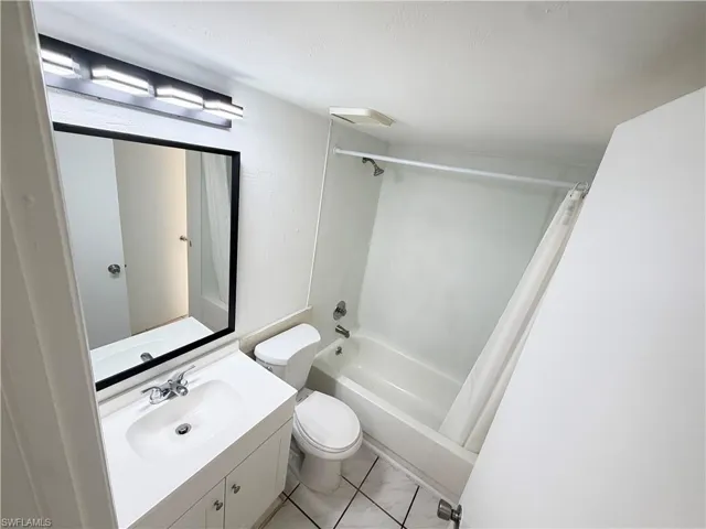 7647 front bathroom