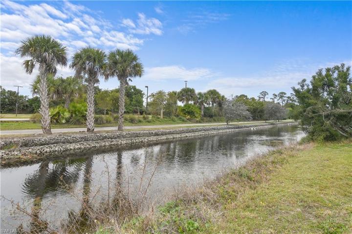 12  Monaco  TER, Naples, FL 34112