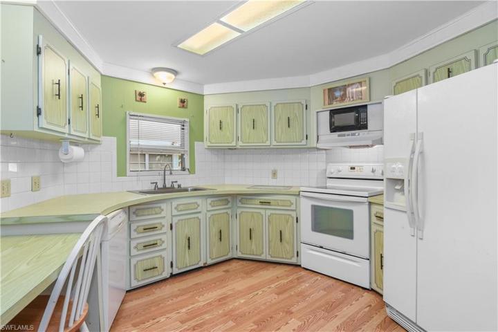 12  Monaco  TER, Naples, FL 34112