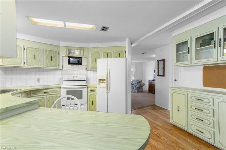 12  Monaco  TER, Naples, FL 34112