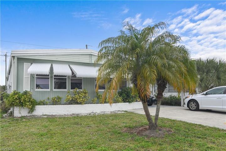 12  Monaco  TER, Naples, FL 34112