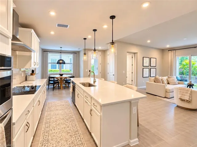 4670 Arboretum Cir 101, Naples, Florida 34112