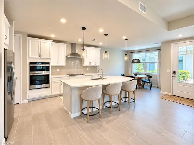 4670 Arboretum Cir 101, Naples, Florida 34112