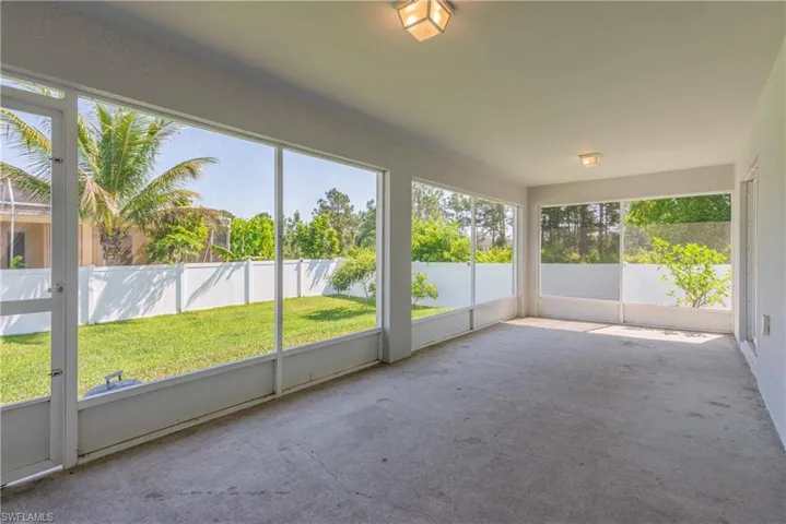 Extra Large Screened Lanai