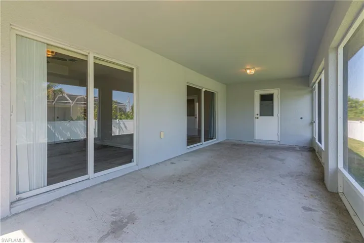 Extra Large Screened Lanai