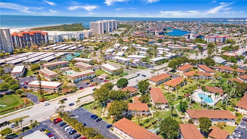 Bird's eye view featuring a view of city