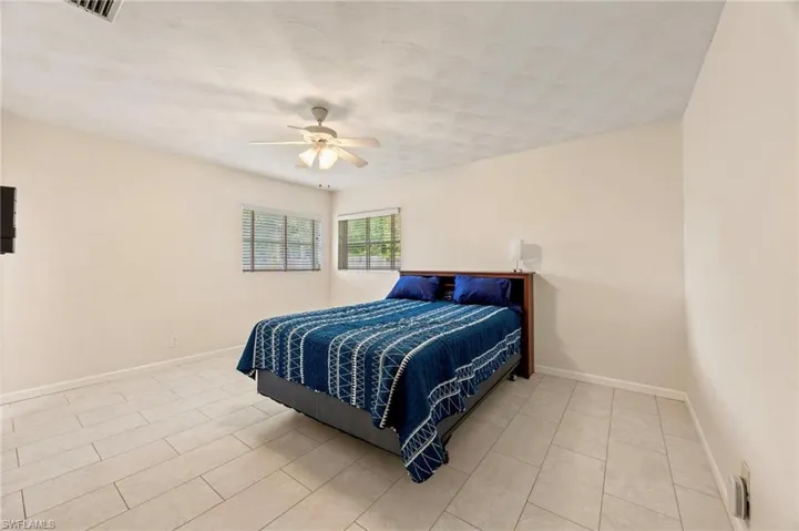 8071 Cleaves Rd, North Fort Myers, Florida 33903