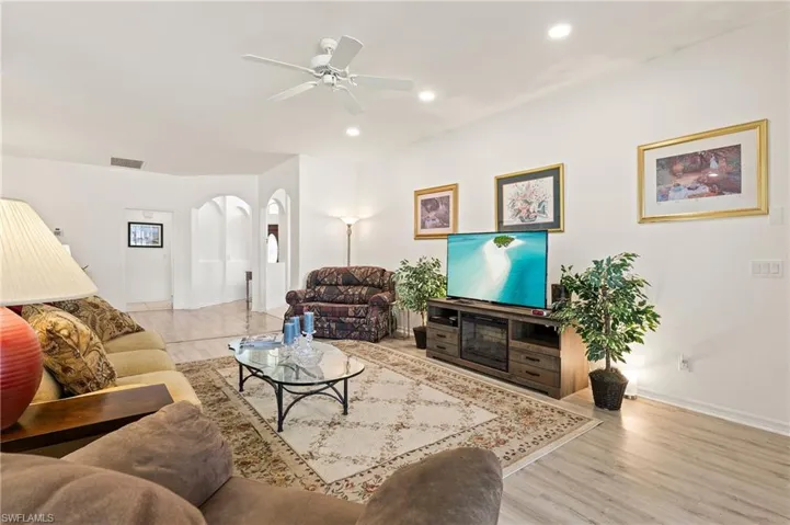 1932  Crestview  WAY, Naples, FL 34119