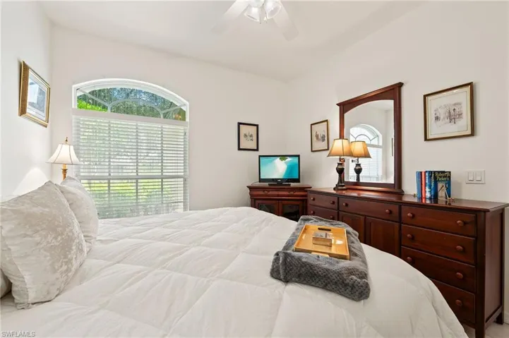 1932  Crestview  WAY, Naples, FL 34119