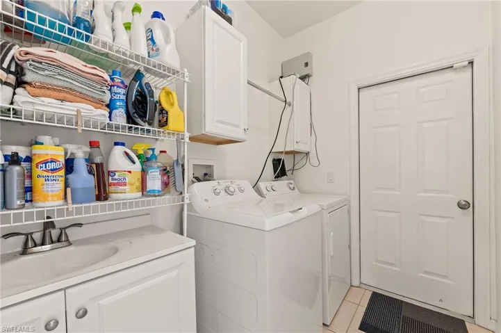1932  Crestview  WAY, Naples, FL 34119