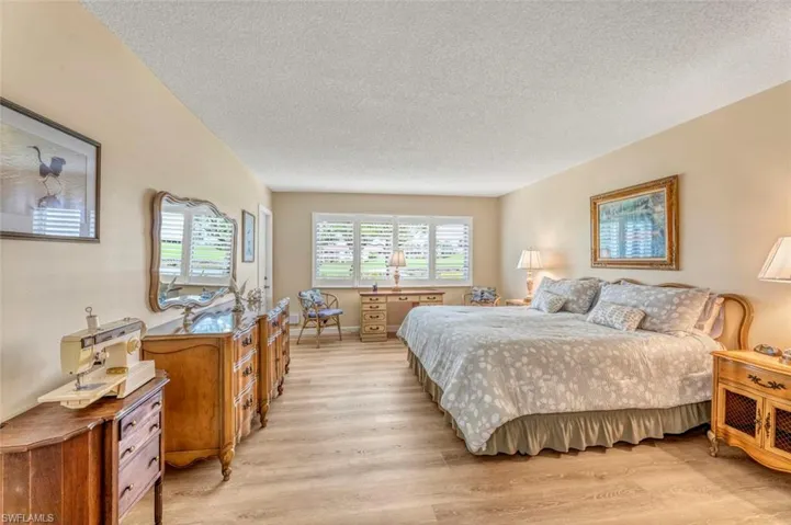 245  Quails Nest  RD, Naples, FL 34112