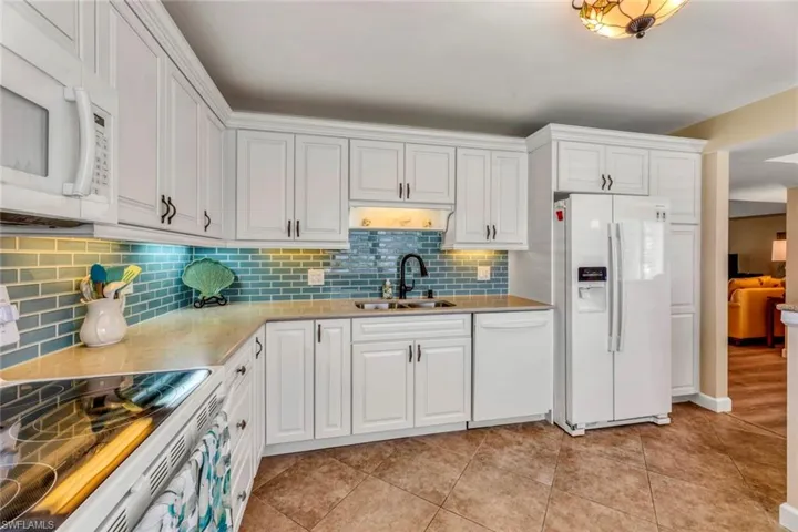 245  Quails Nest  RD, Naples, FL 34112