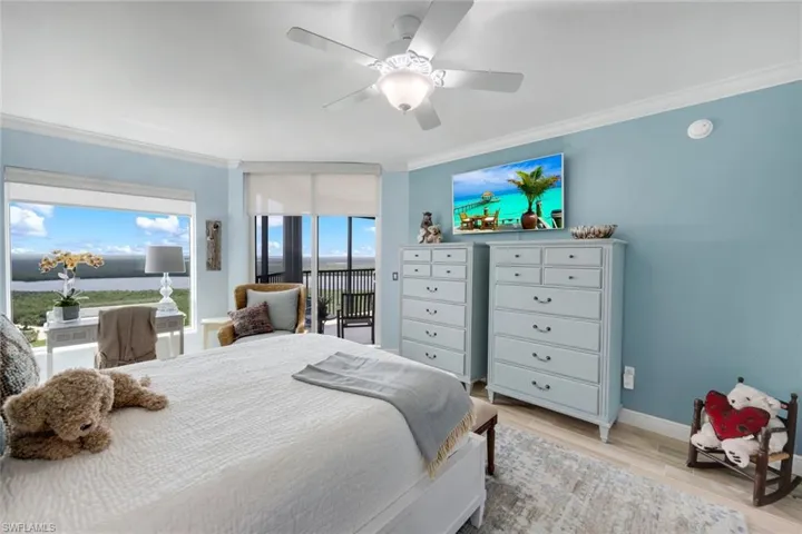 1060 Borghese Ln 1404, Naples, Florida 34114