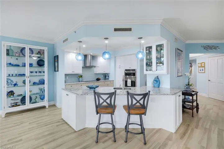1060 Borghese Ln 1404, Naples, Florida 34114
