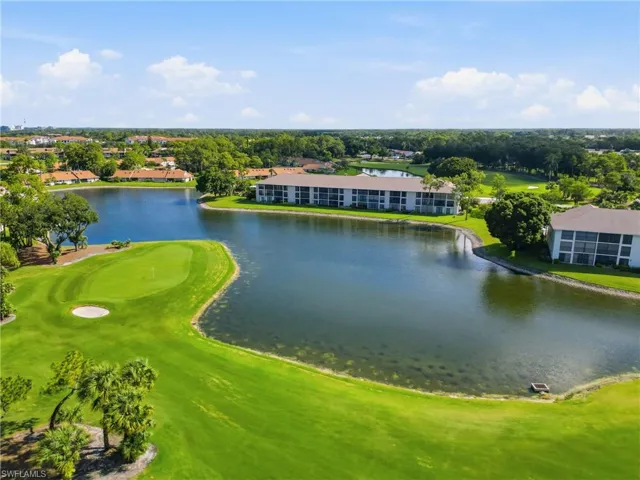 460  Fox Haven  DR, Naples, FL 34104