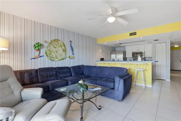 460  Fox Haven  DR, Naples, FL 34104