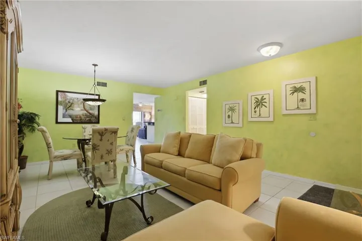 460  Fox Haven  DR, Naples, FL 34104