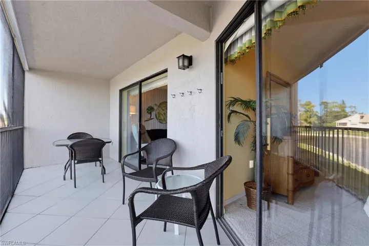 460  Fox Haven  DR, Naples, FL 34104