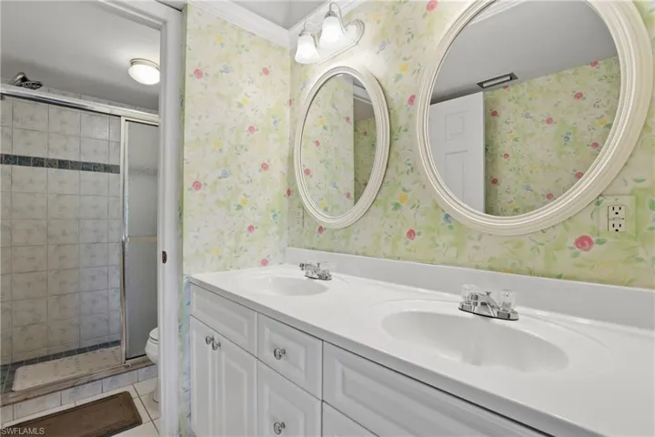 460  Fox Haven  DR, Naples, FL 34104